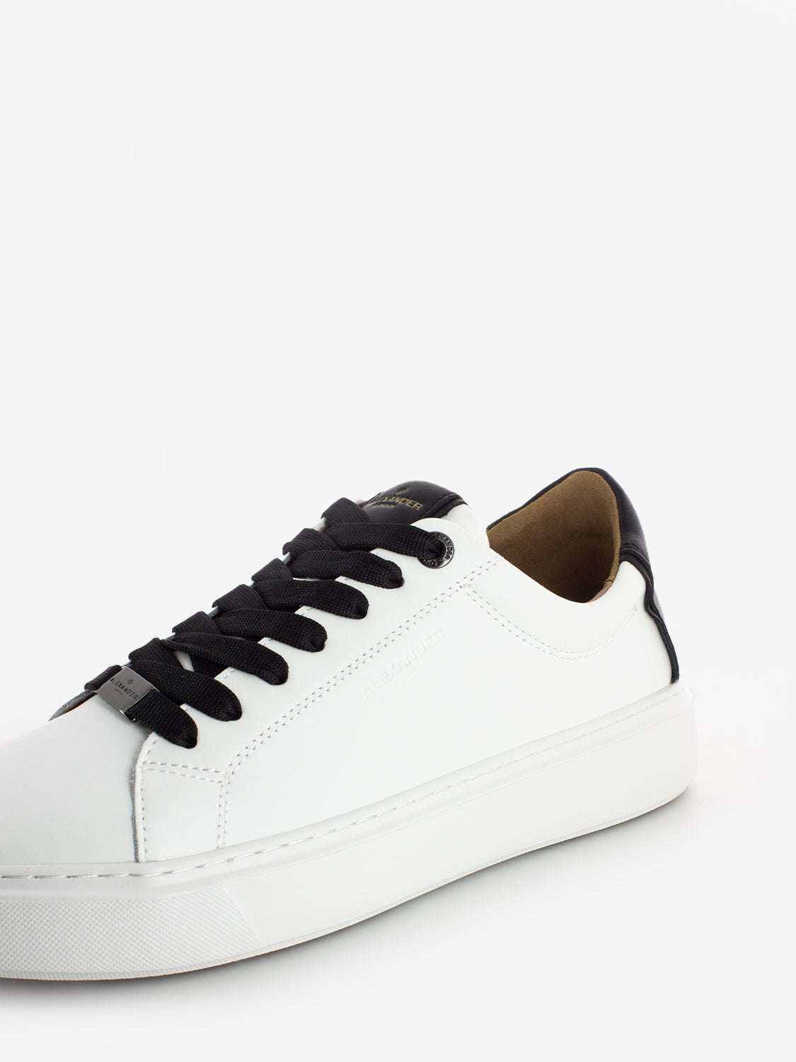 London M white / black