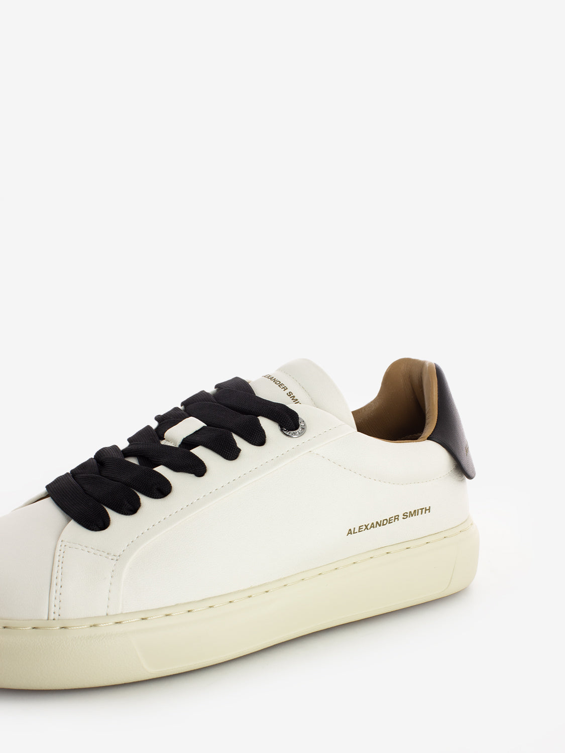 Soho M white / black