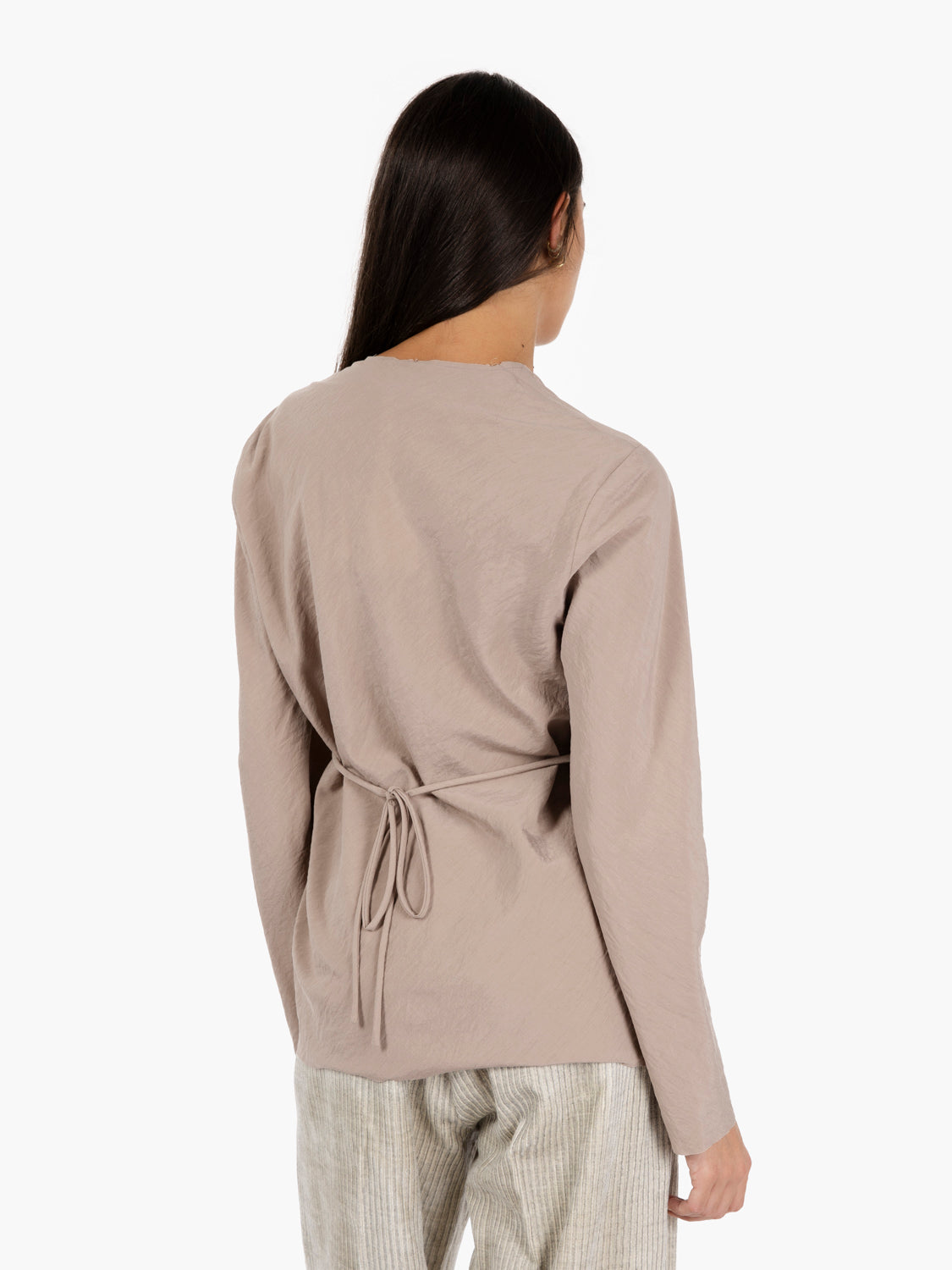 Blusa in seta con volant petalo