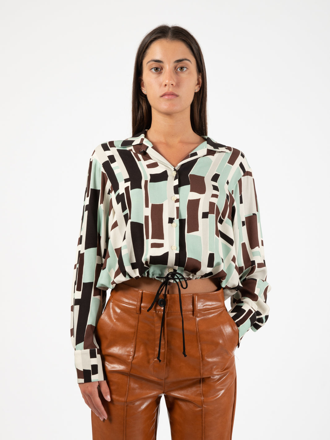 Camicia in viscosa stampa patch multicolor