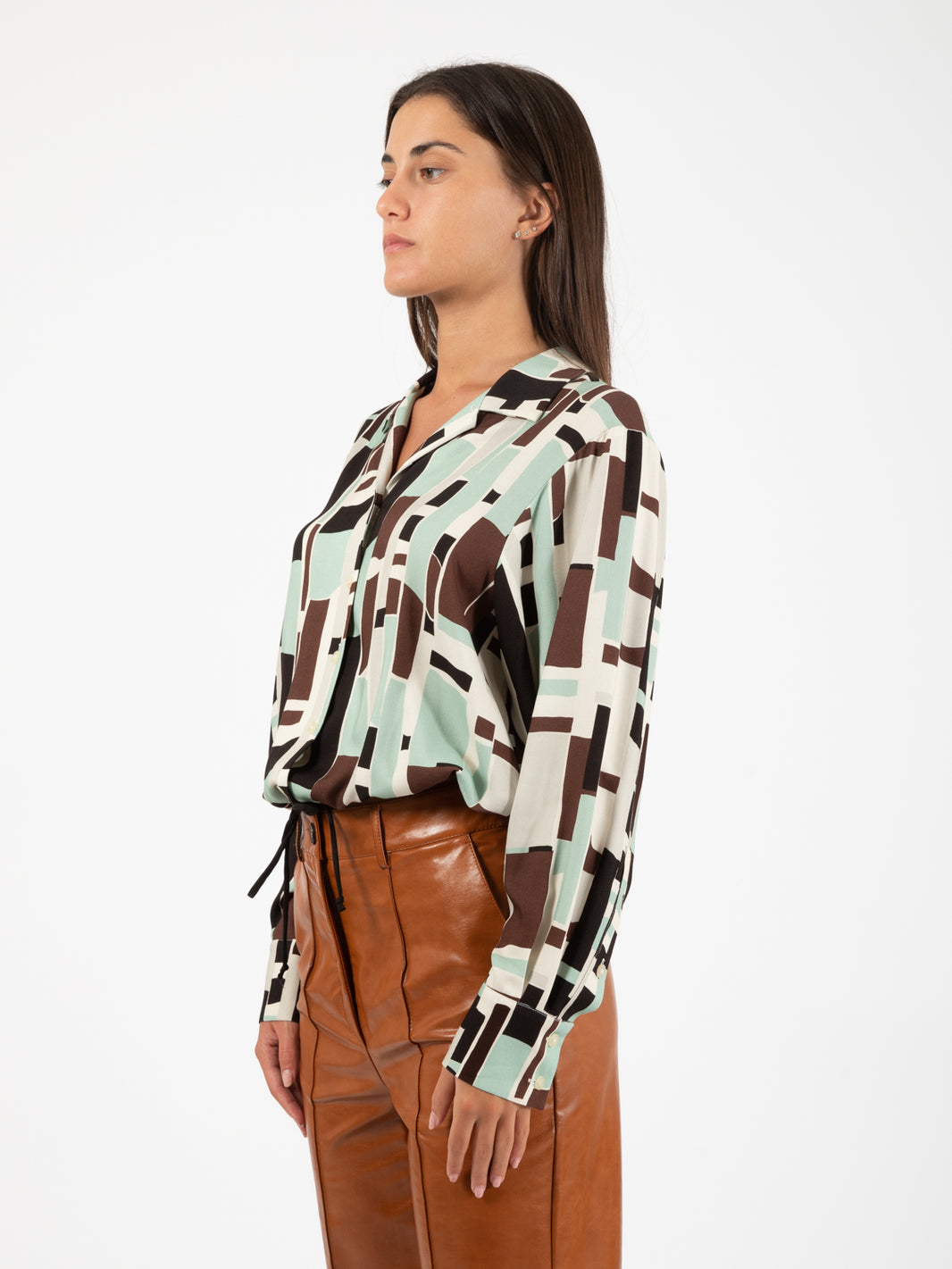 Camicia in viscosa stampa patch multicolor