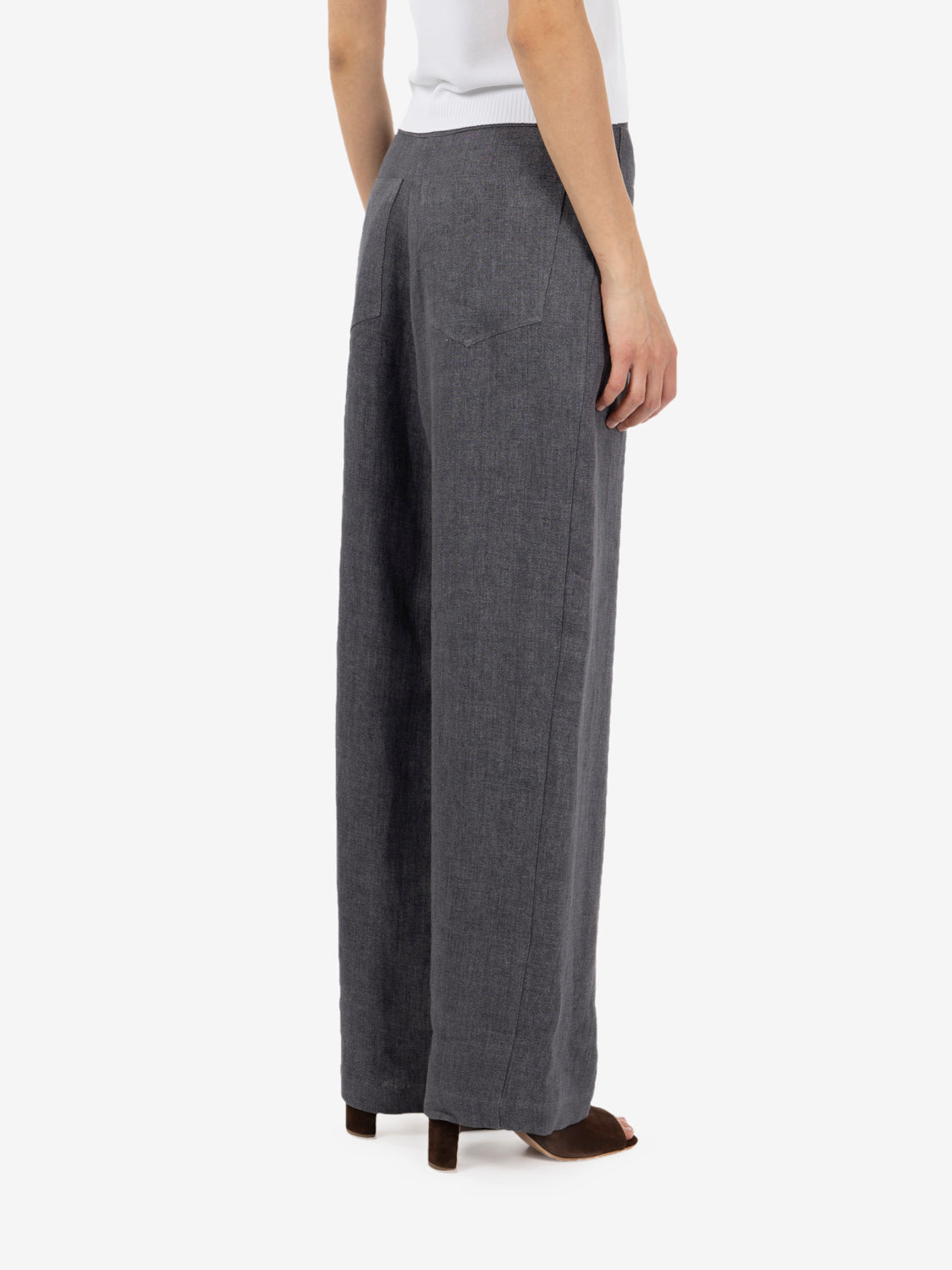 Licorice linen trousers