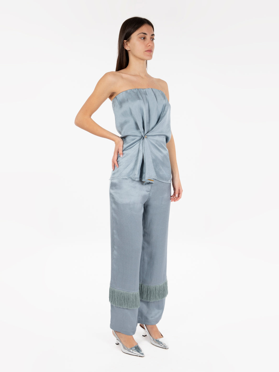 Trousers in malfilè satin with dusty fringes