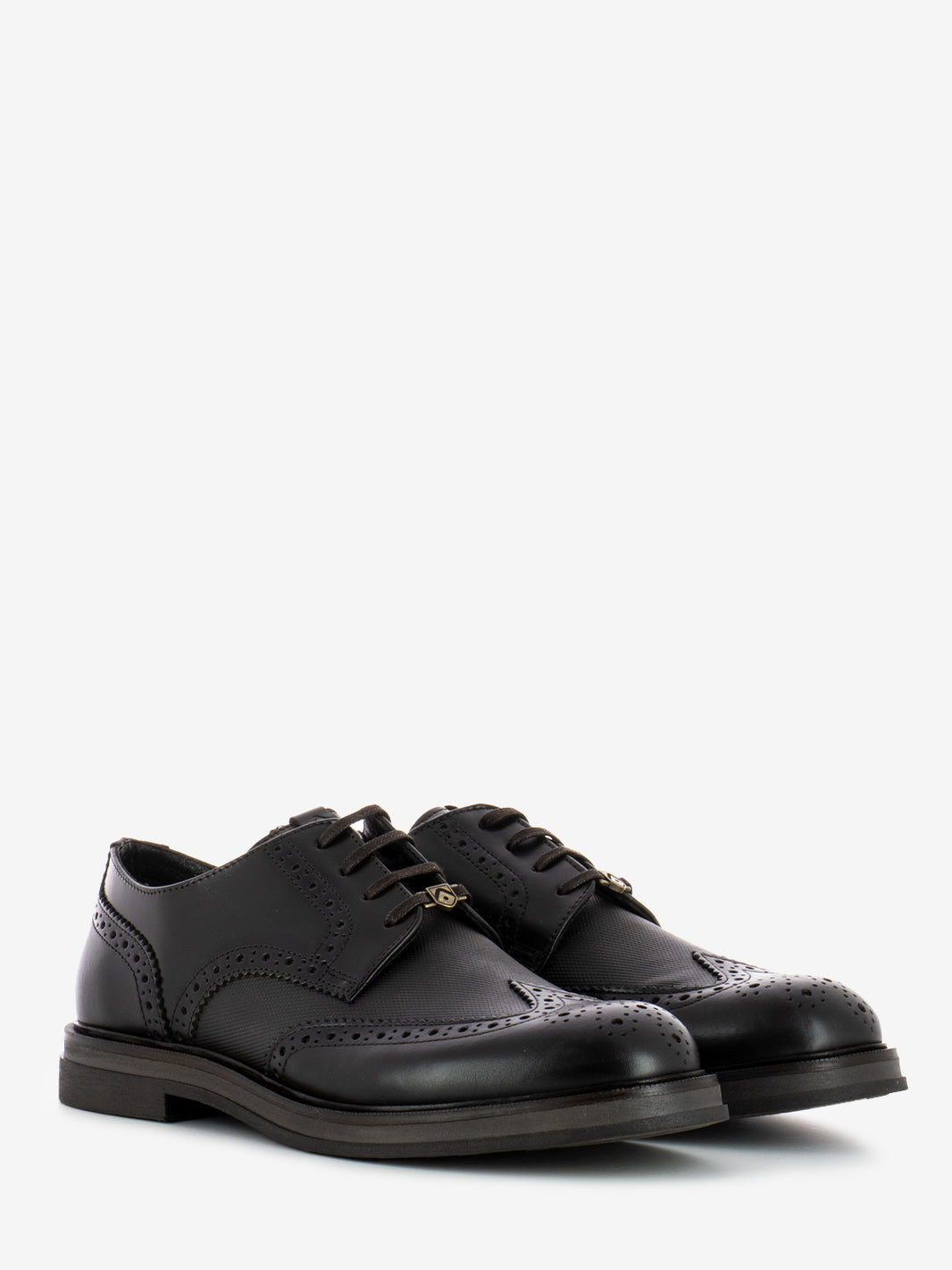 Derby with swallowtail details in dark brown