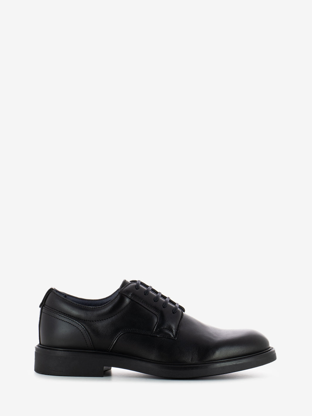 Black leather casual shoe