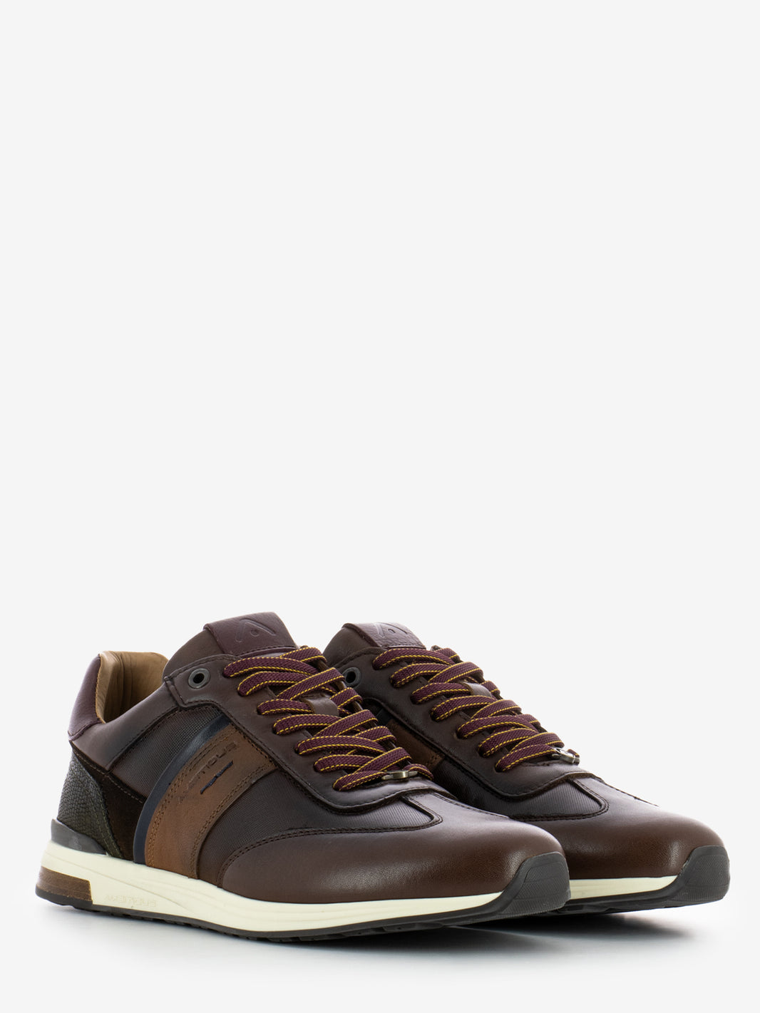 Sneakers casual lifestyle brown