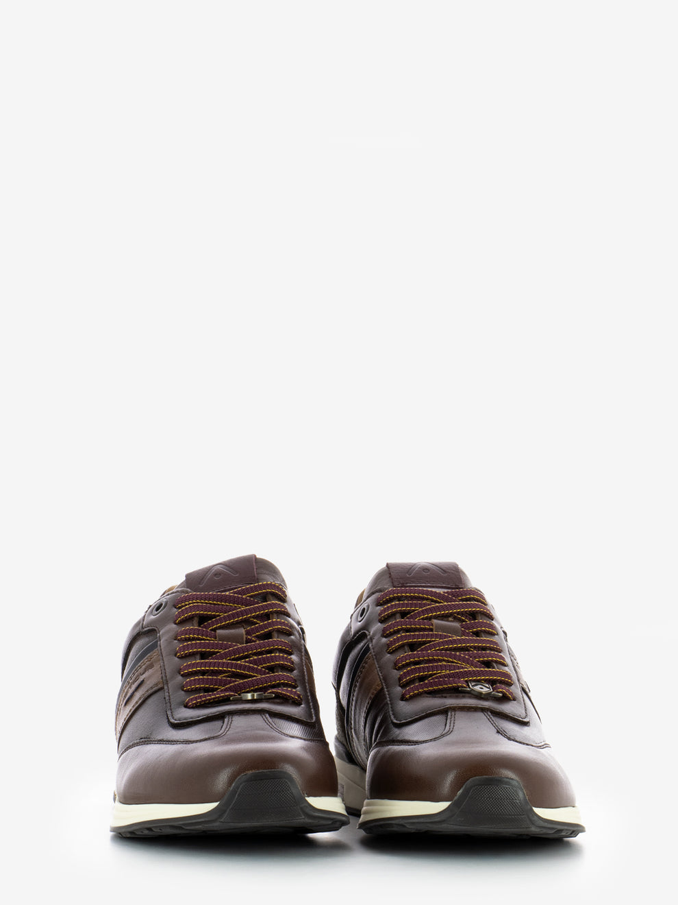 Sneakers casual lifestyle brown