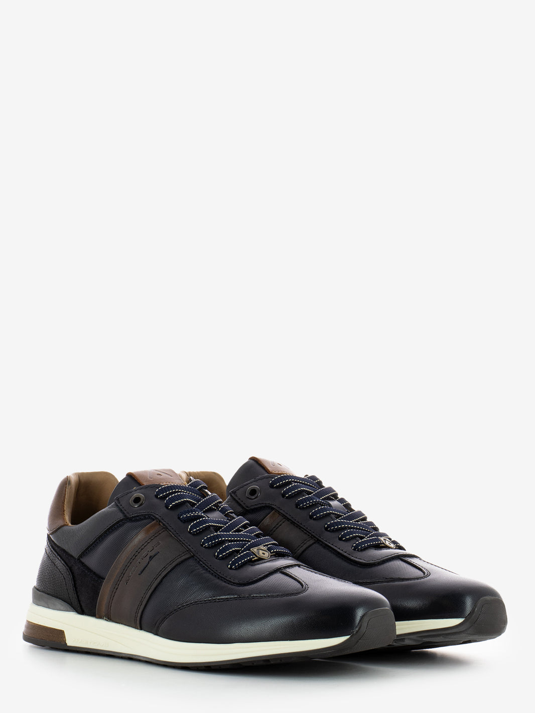 Sneakers casual lifestyle navy