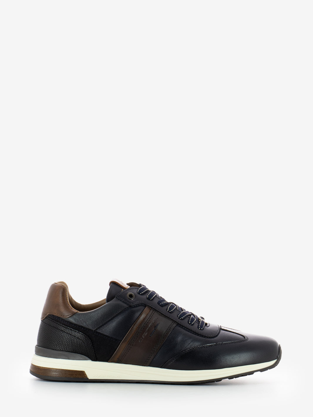 Sneakers casual lifestyle navy