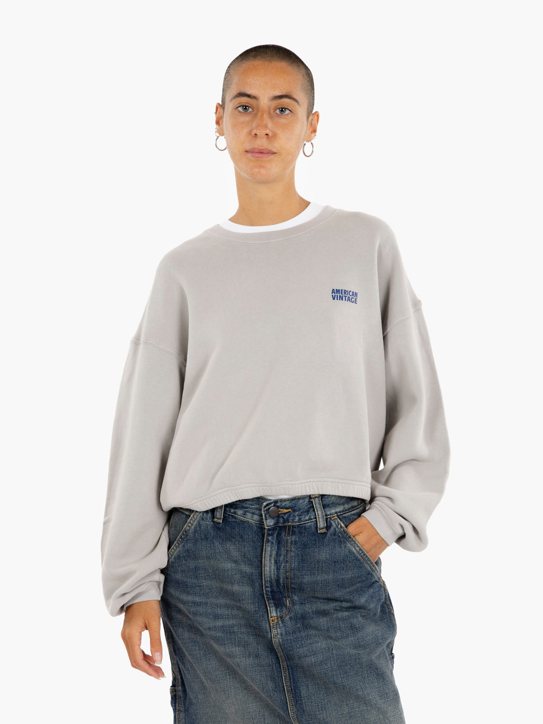 Cropped sweatshirt with grey logo