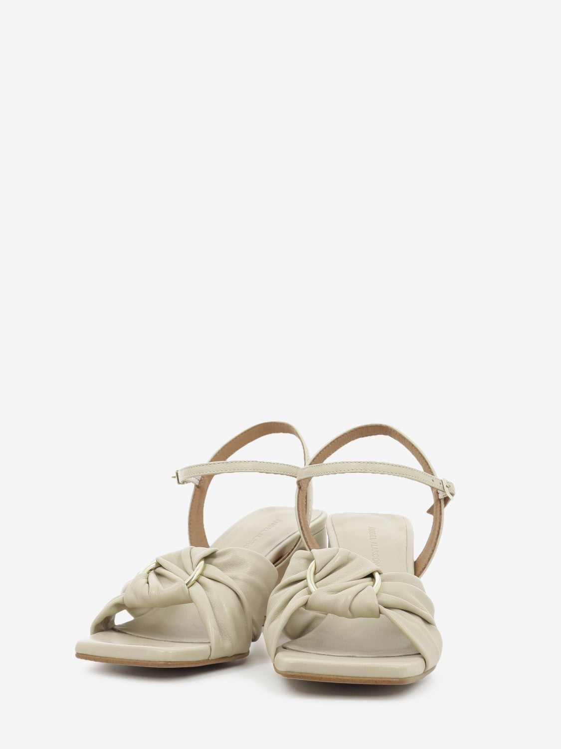 Sandali con tacco nappa latte