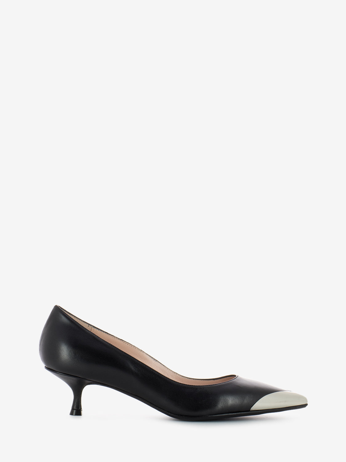 Décolleté con punta in metallo nero