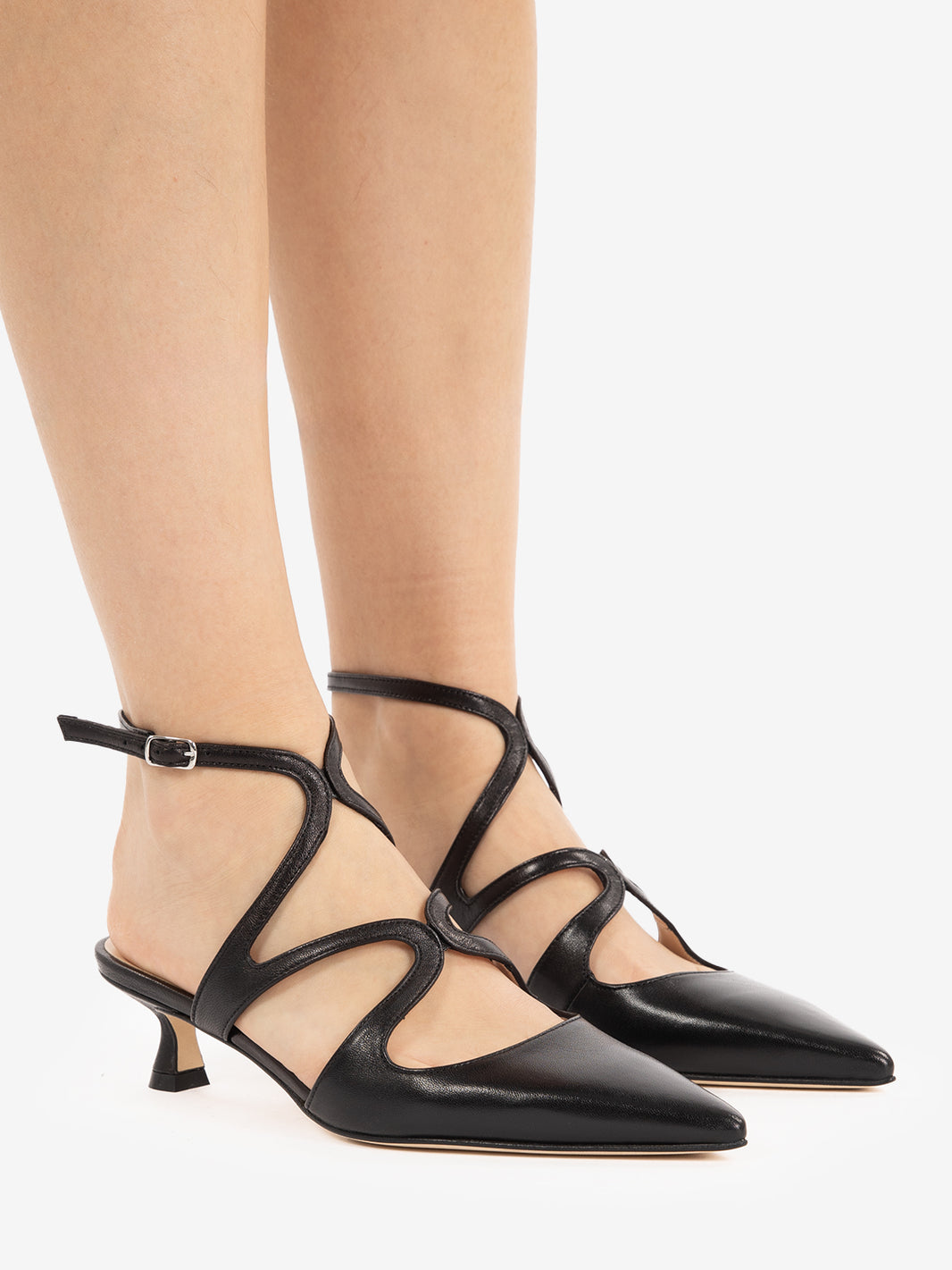 Slingback in pelle laminata nero