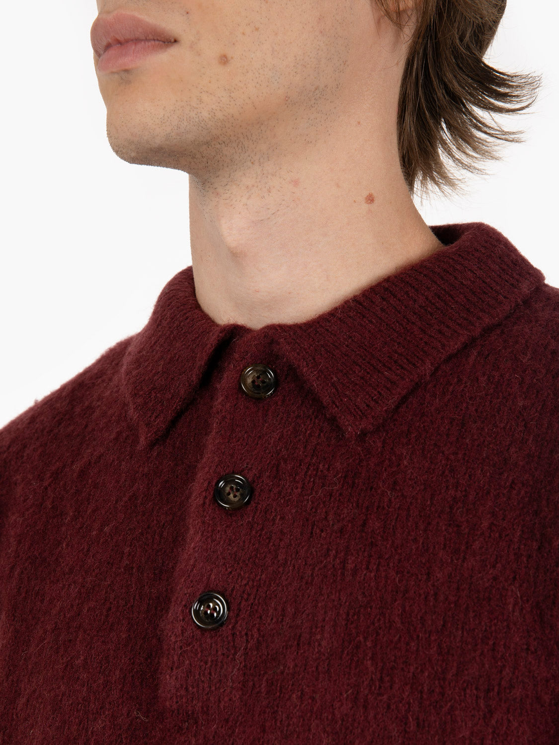 Maglione in lana con colletto reverse e bottoni bordeaux