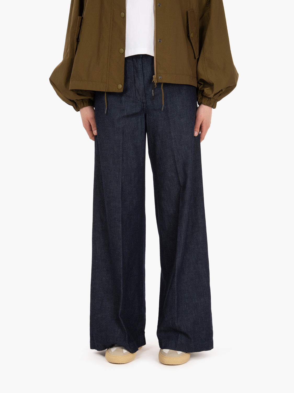 Long denim trousers