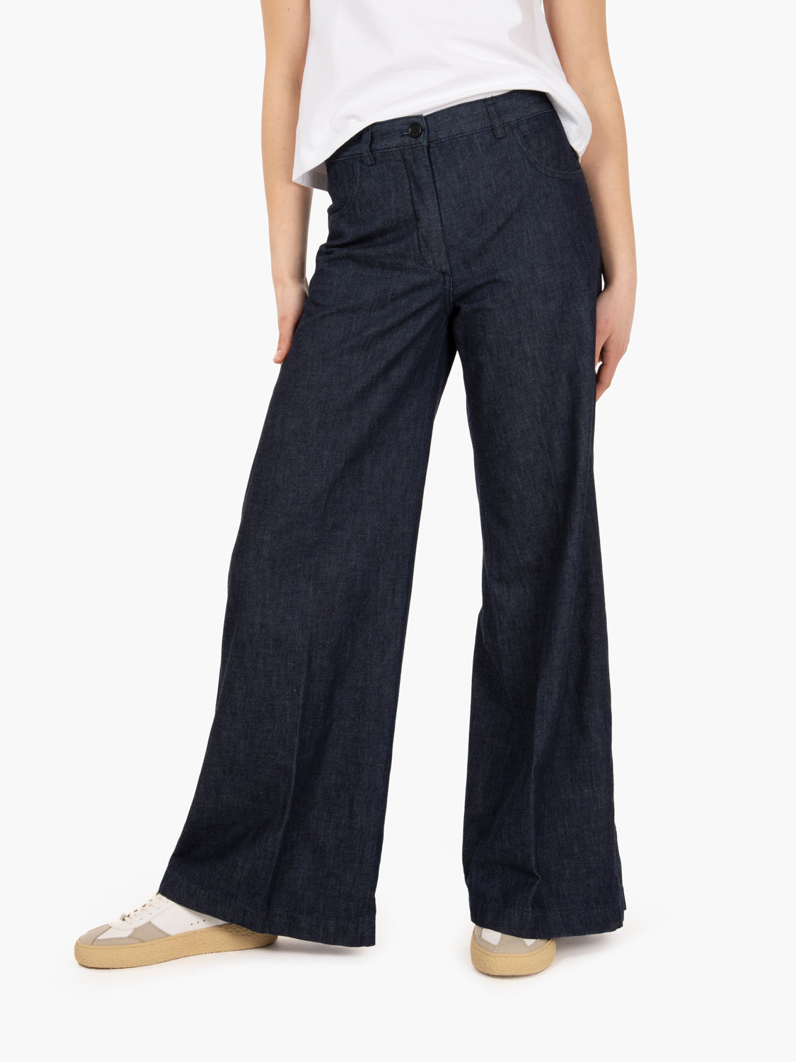 Long denim trousers