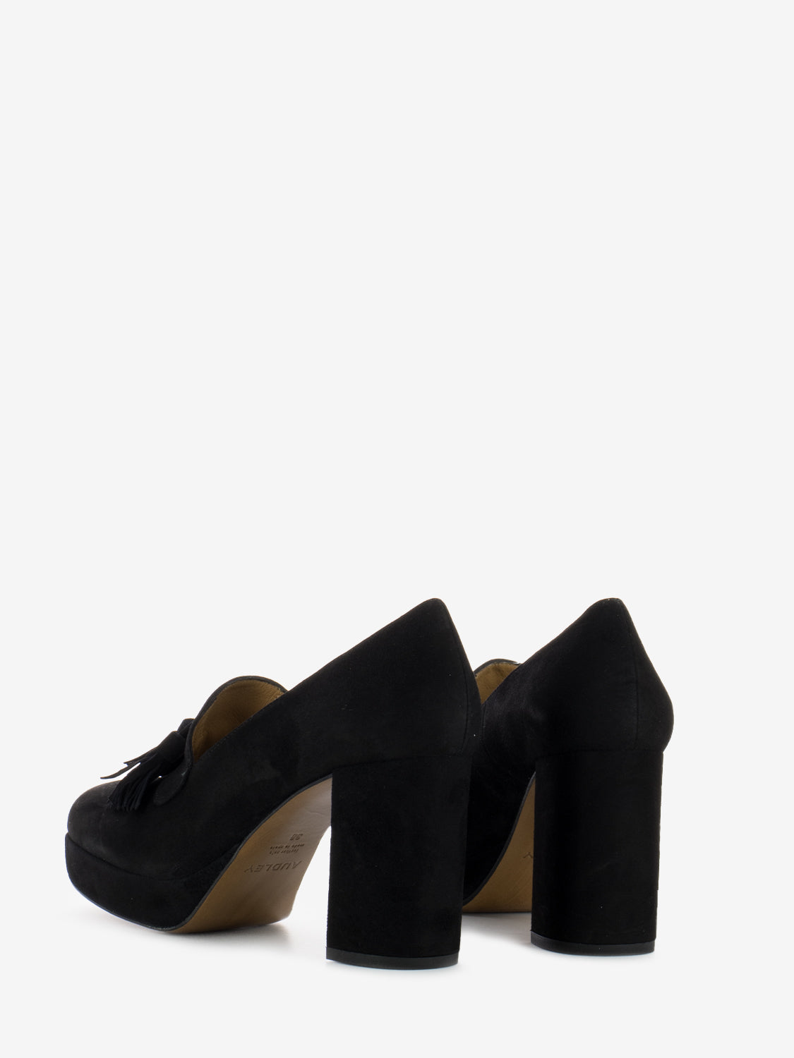 Mocassino con tacco alto in camoscio nero
