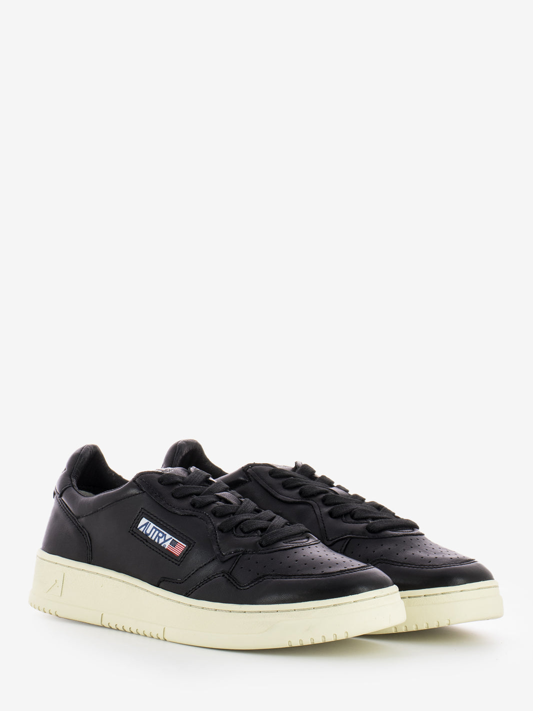 Medalist Low M in black leather