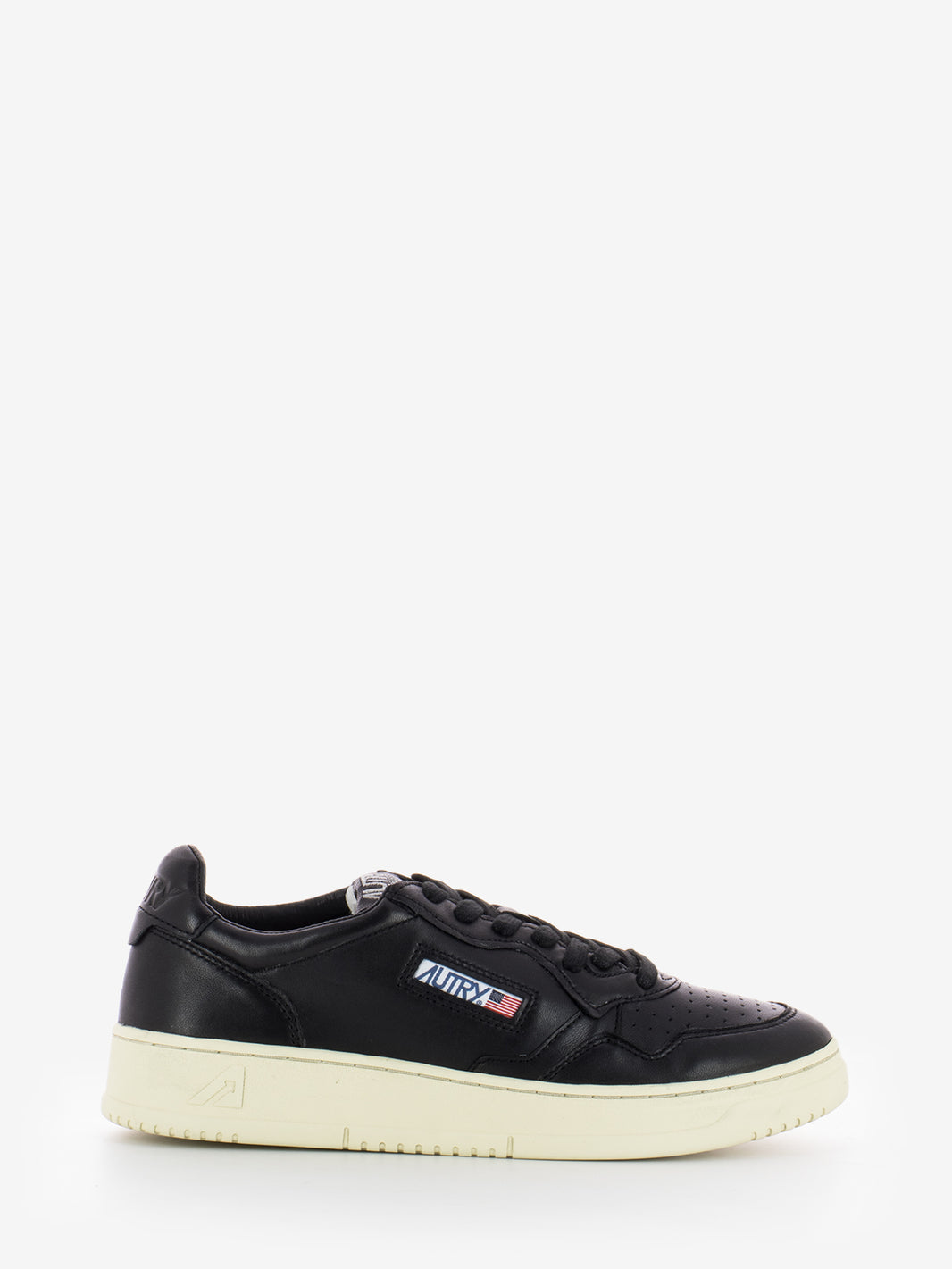 Medalist Low M in black leather