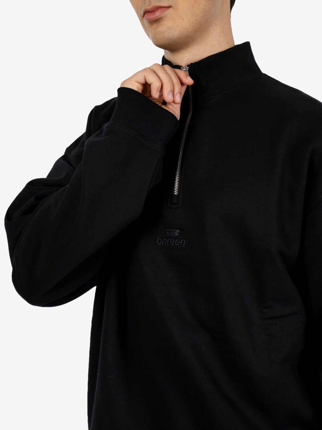Cropped half zip black