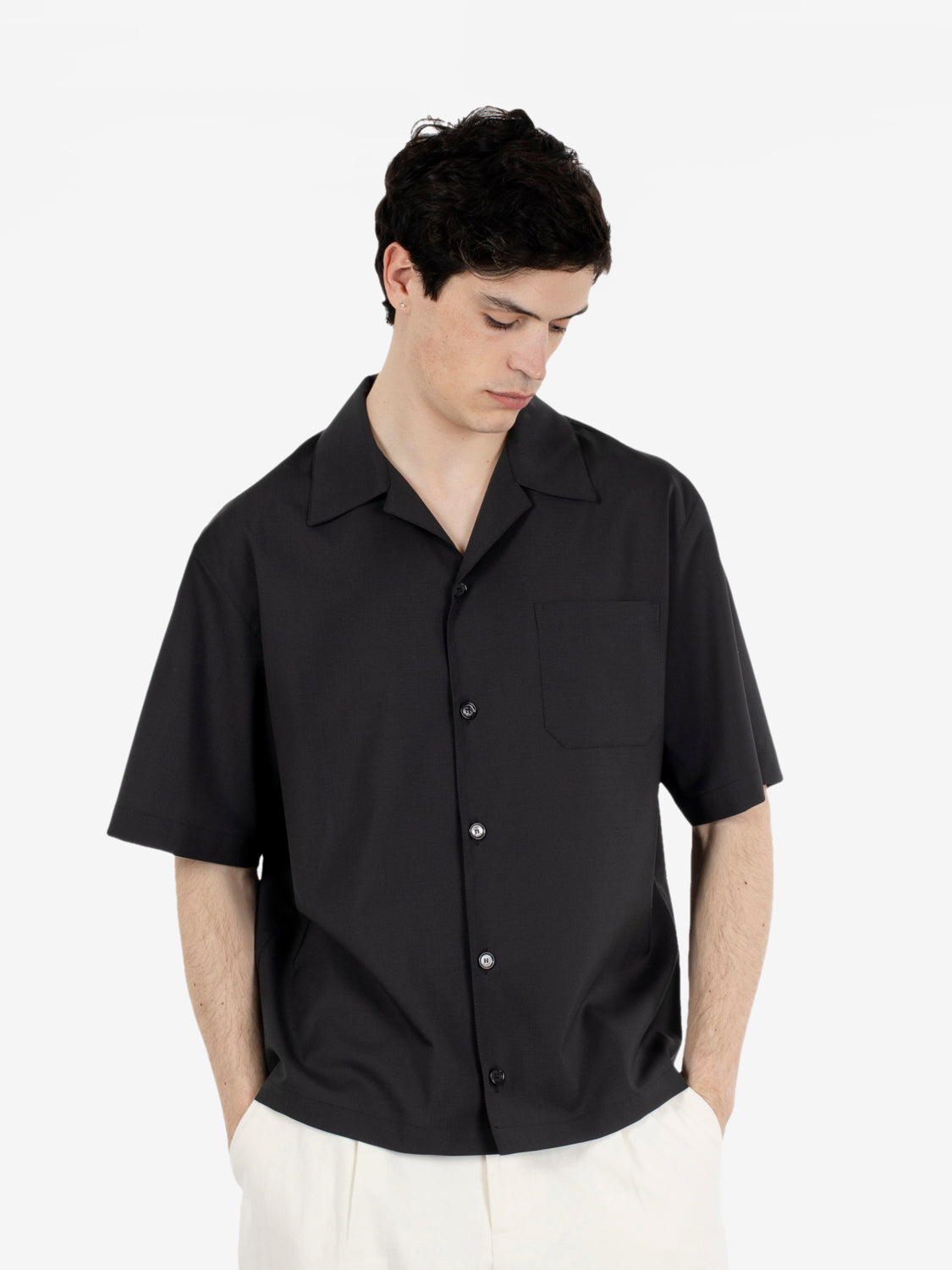 MT-MICKY_BLK BLACK CHEST POCKET CROP SHIRT