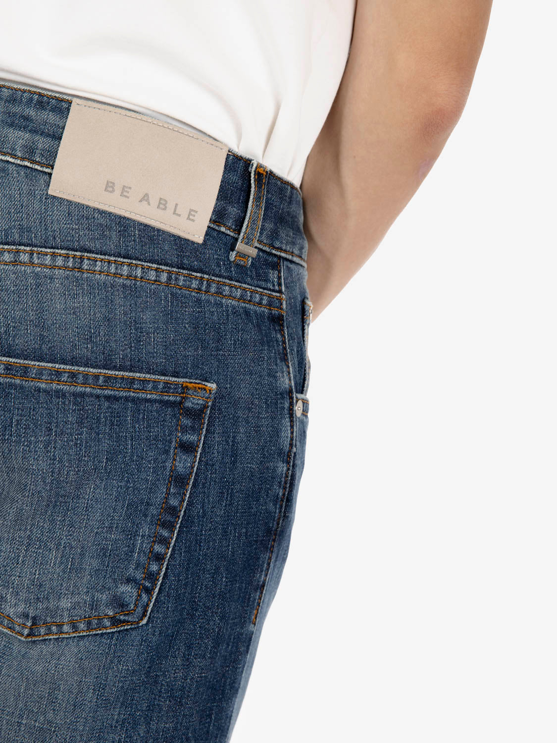 Jeans in denim elasticizzato short medio