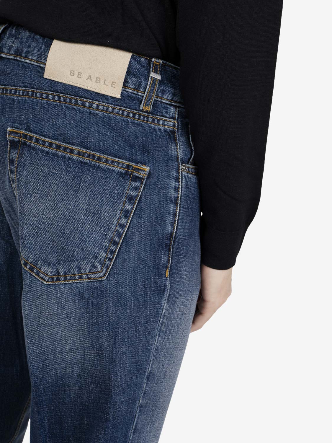 Leonardo shorter blue jeans