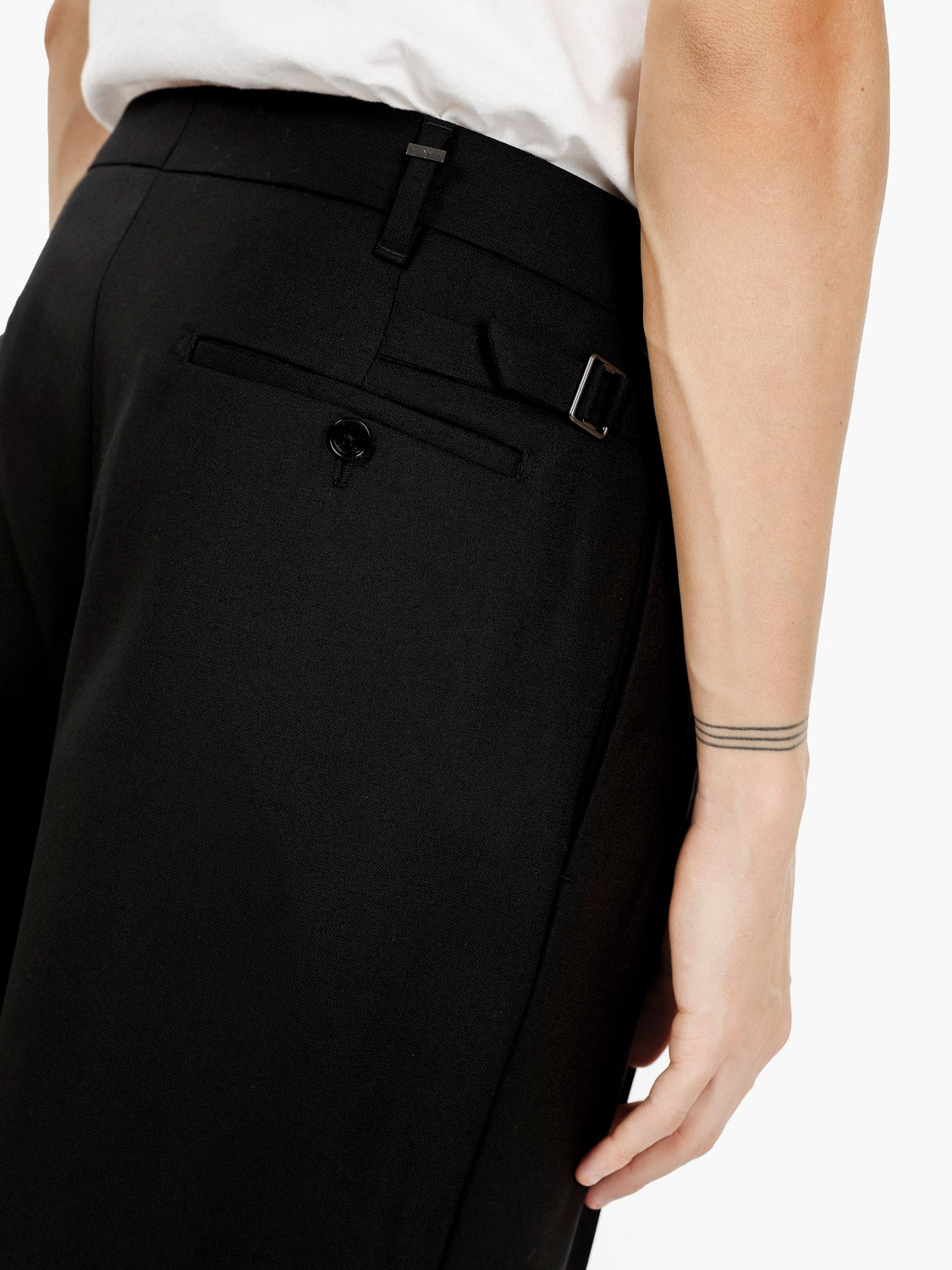 Pantaloni Mat con pinces neri
