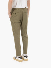 BE ABLE - Pantaloni Riccardo regular kaki