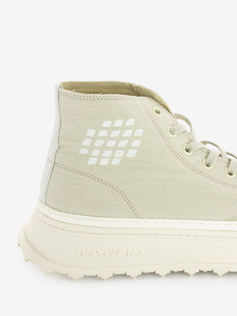 Cuprace 05 W canvas stone