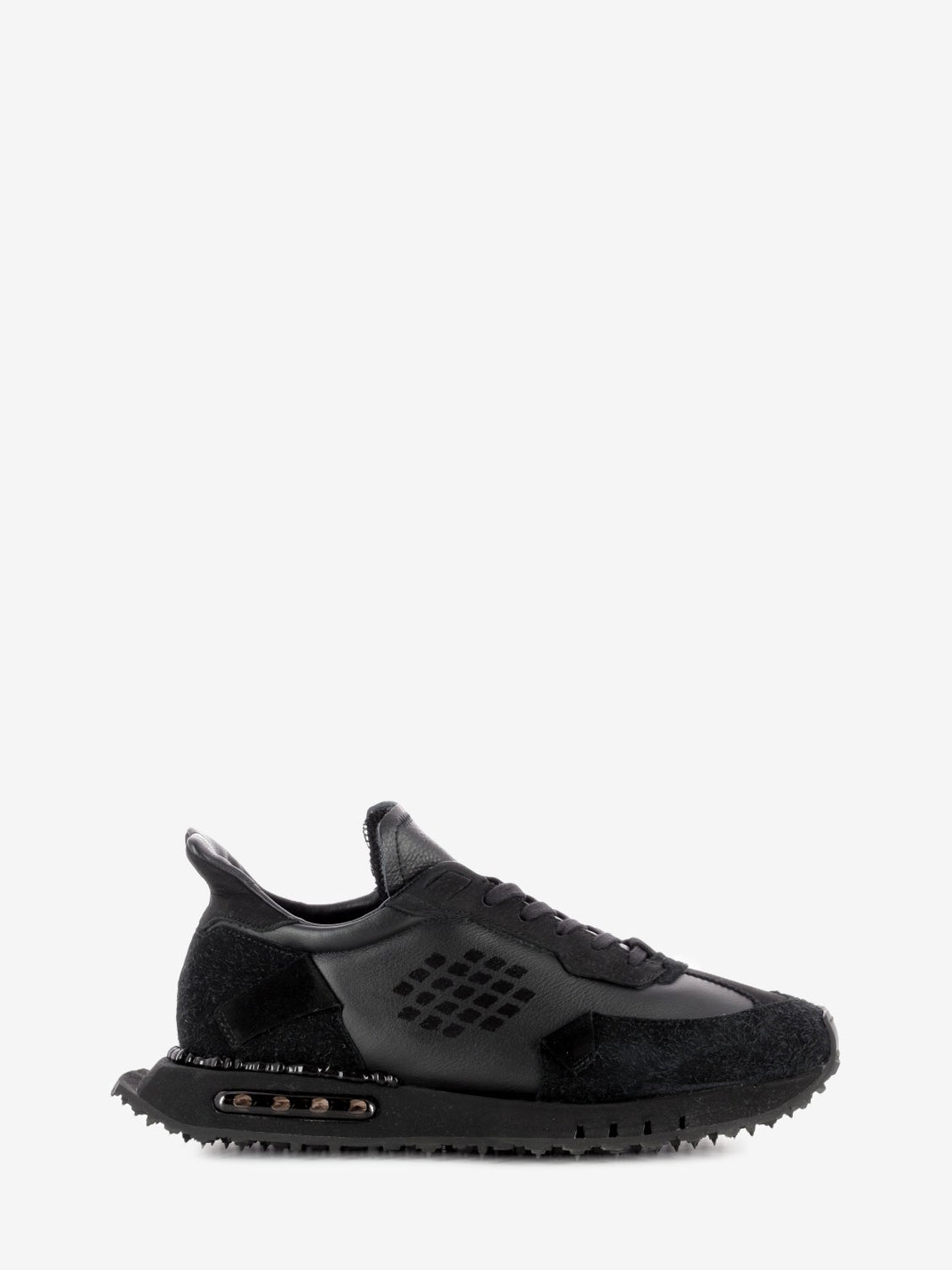 Sneakers Space Race triple black limited edition