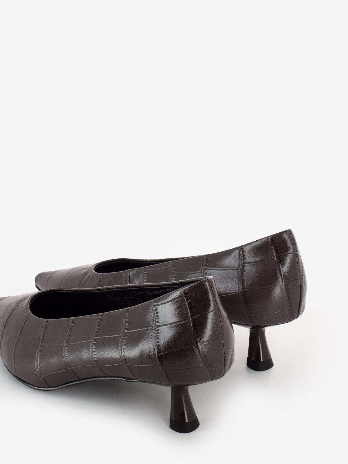Décolleté coccodrillo marrone