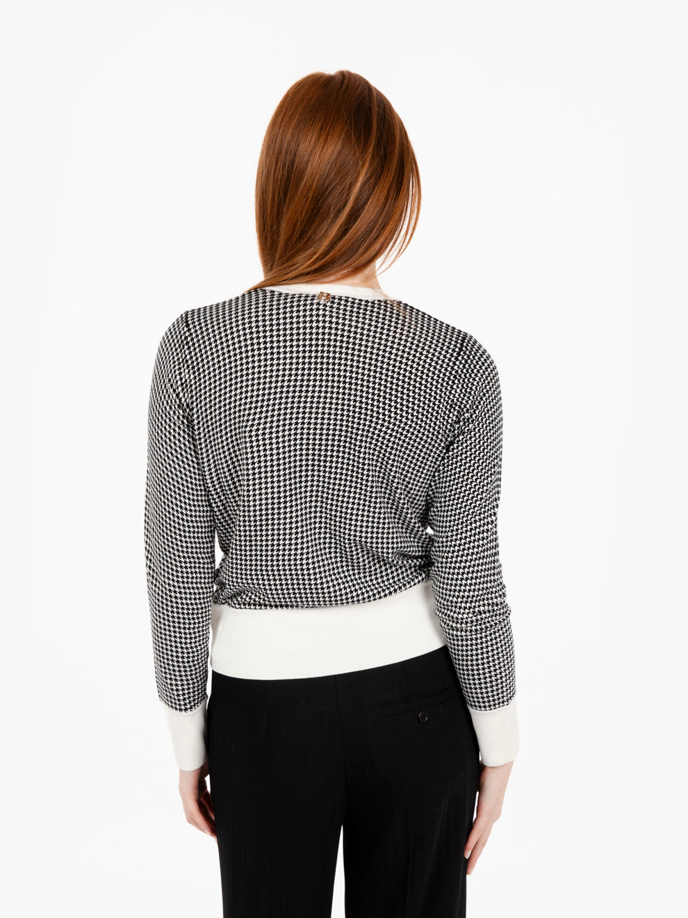 Double-sided flower brooch sweater in white/black