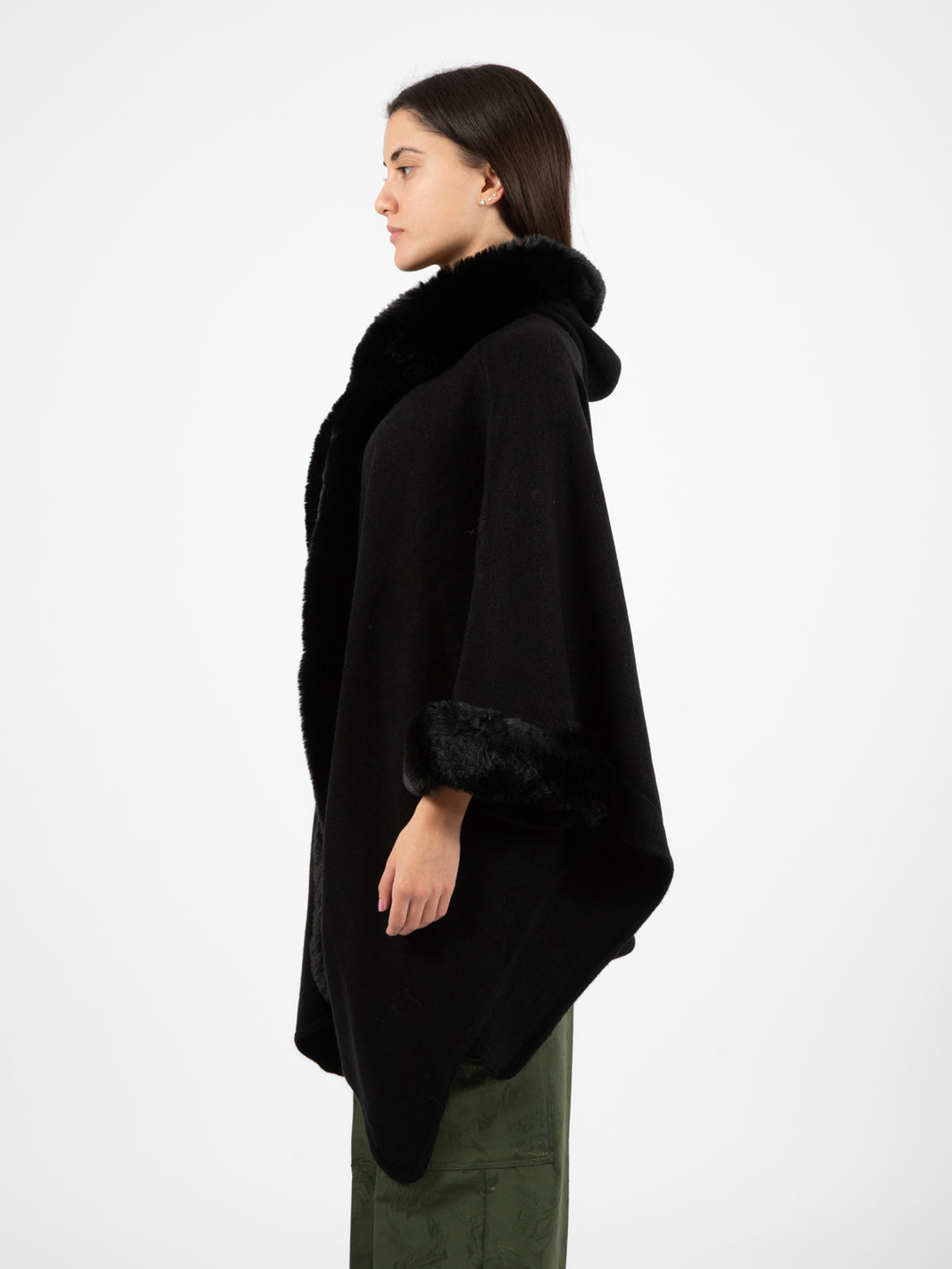 Cappa faux fur nero