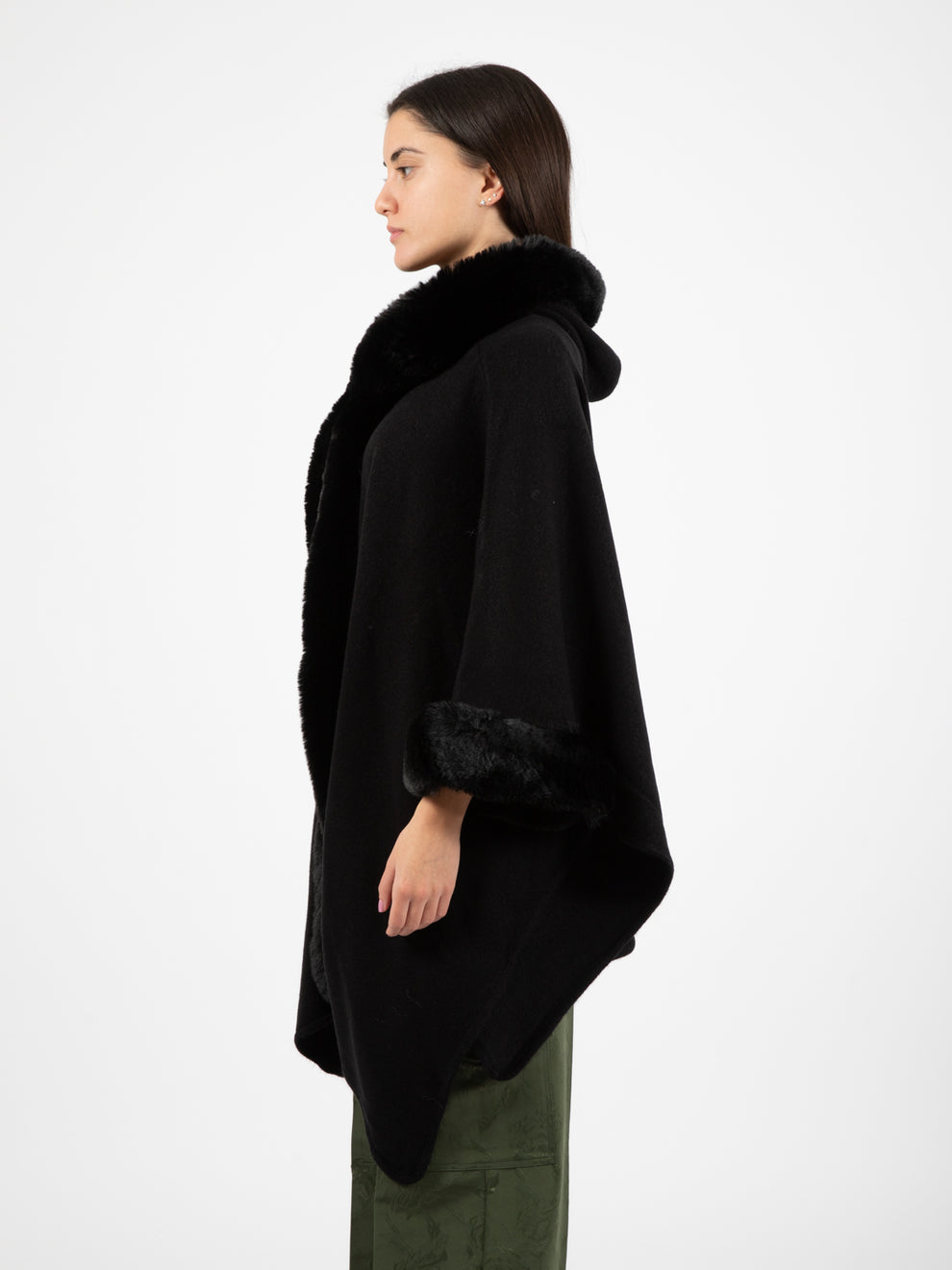 Cappa faux fur nero