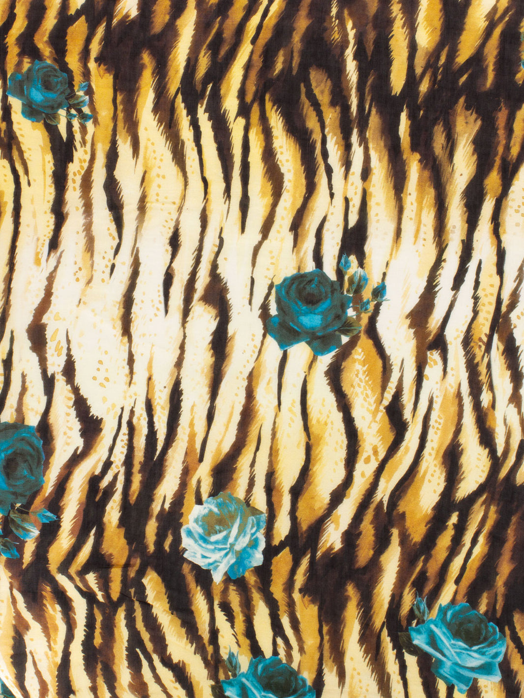 Animal print scarf and roses bachelor button