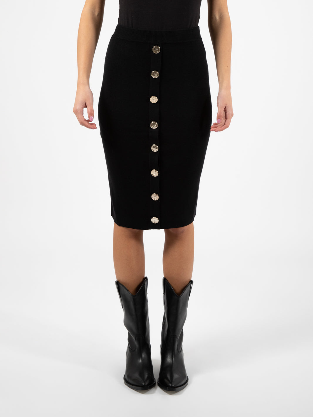 Black buttoned knitted skirt