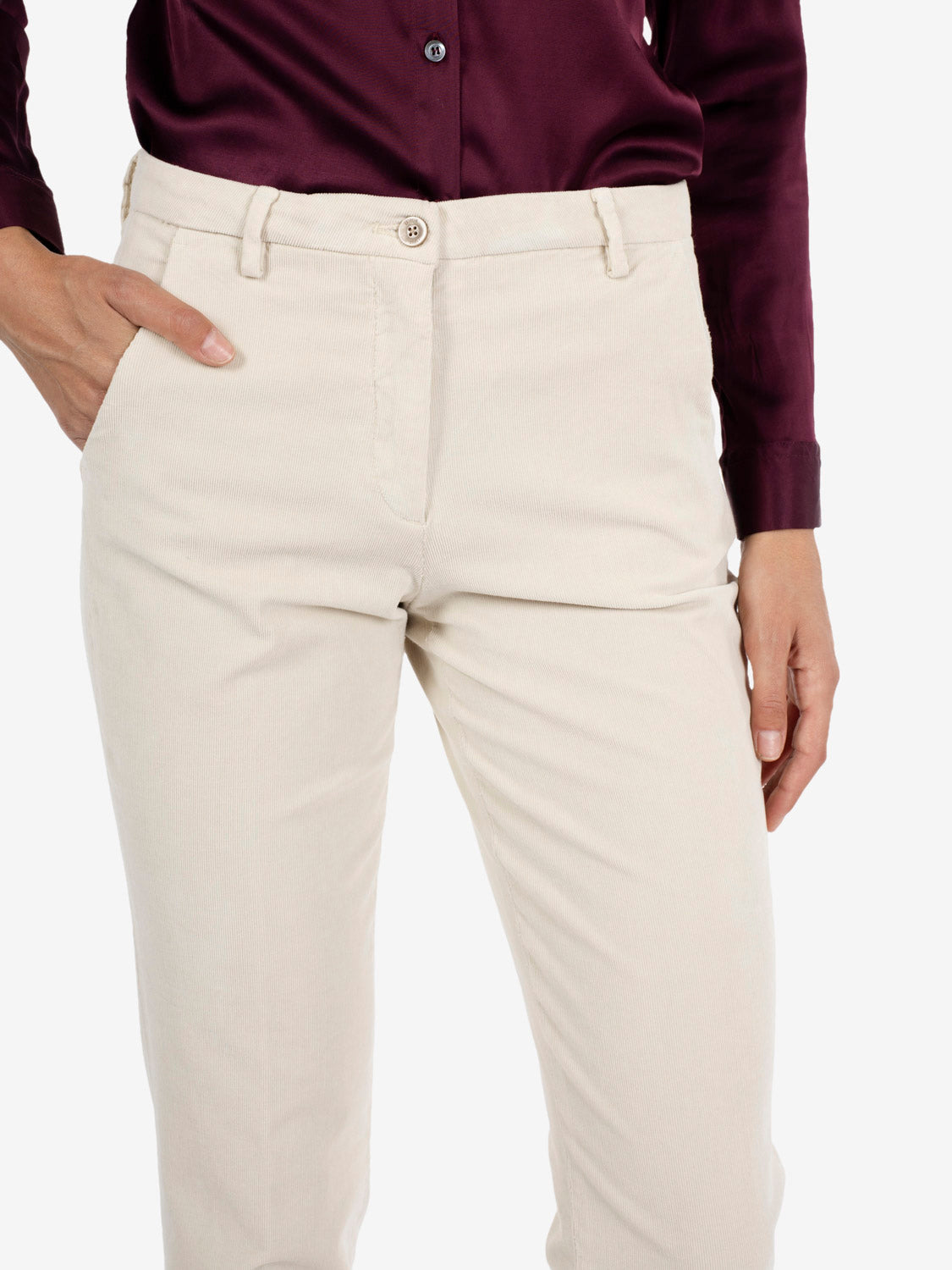 Pantaloni a sigaretta in velluto gesso