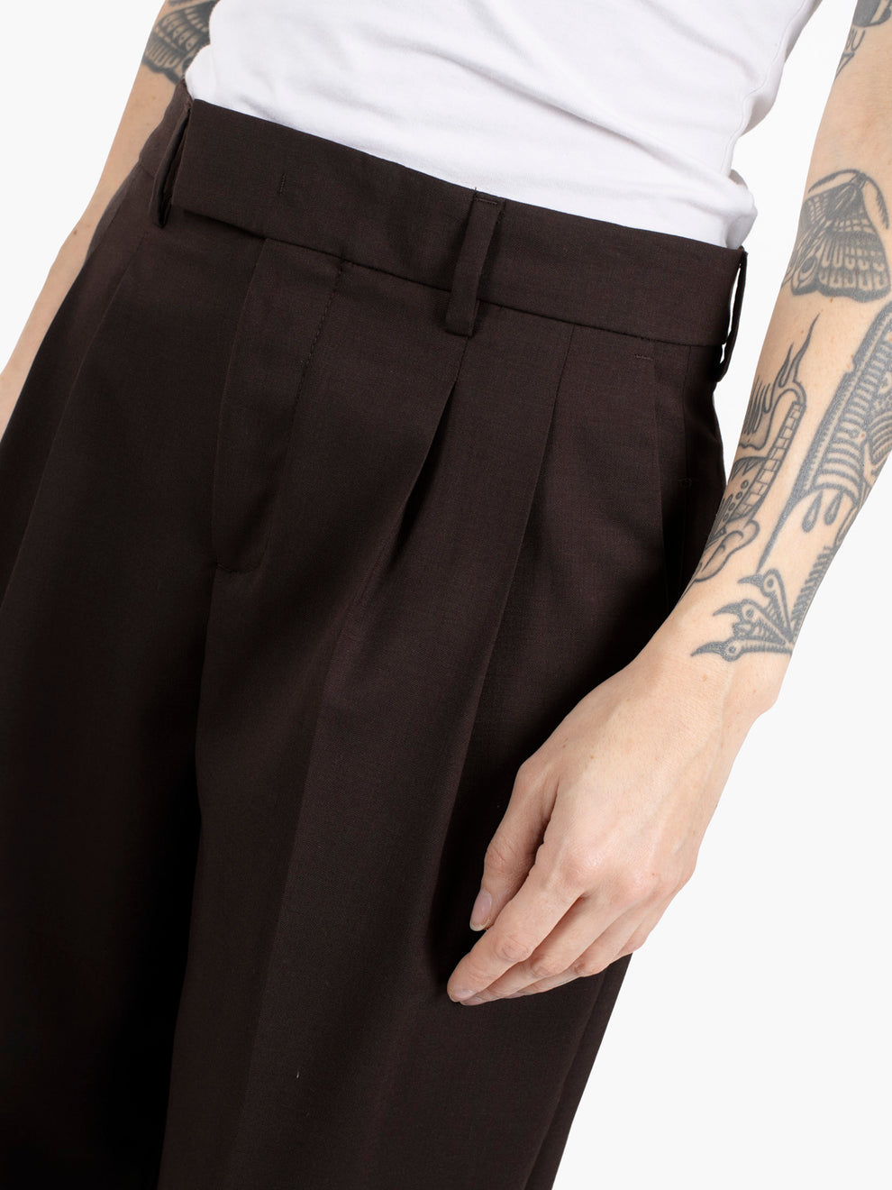 Double pleated trousers in brown wool