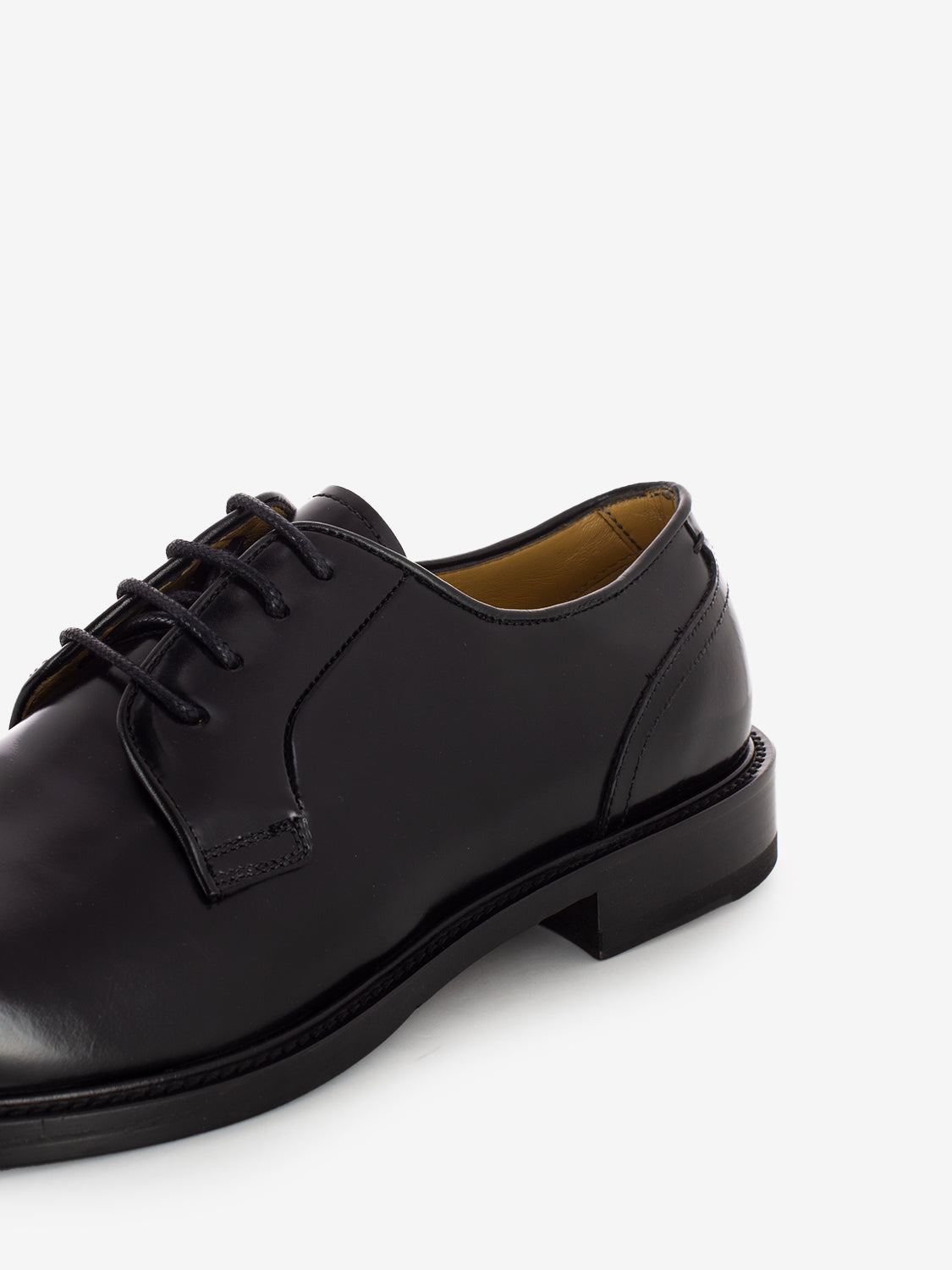 Derby in pelle spazzolata nero