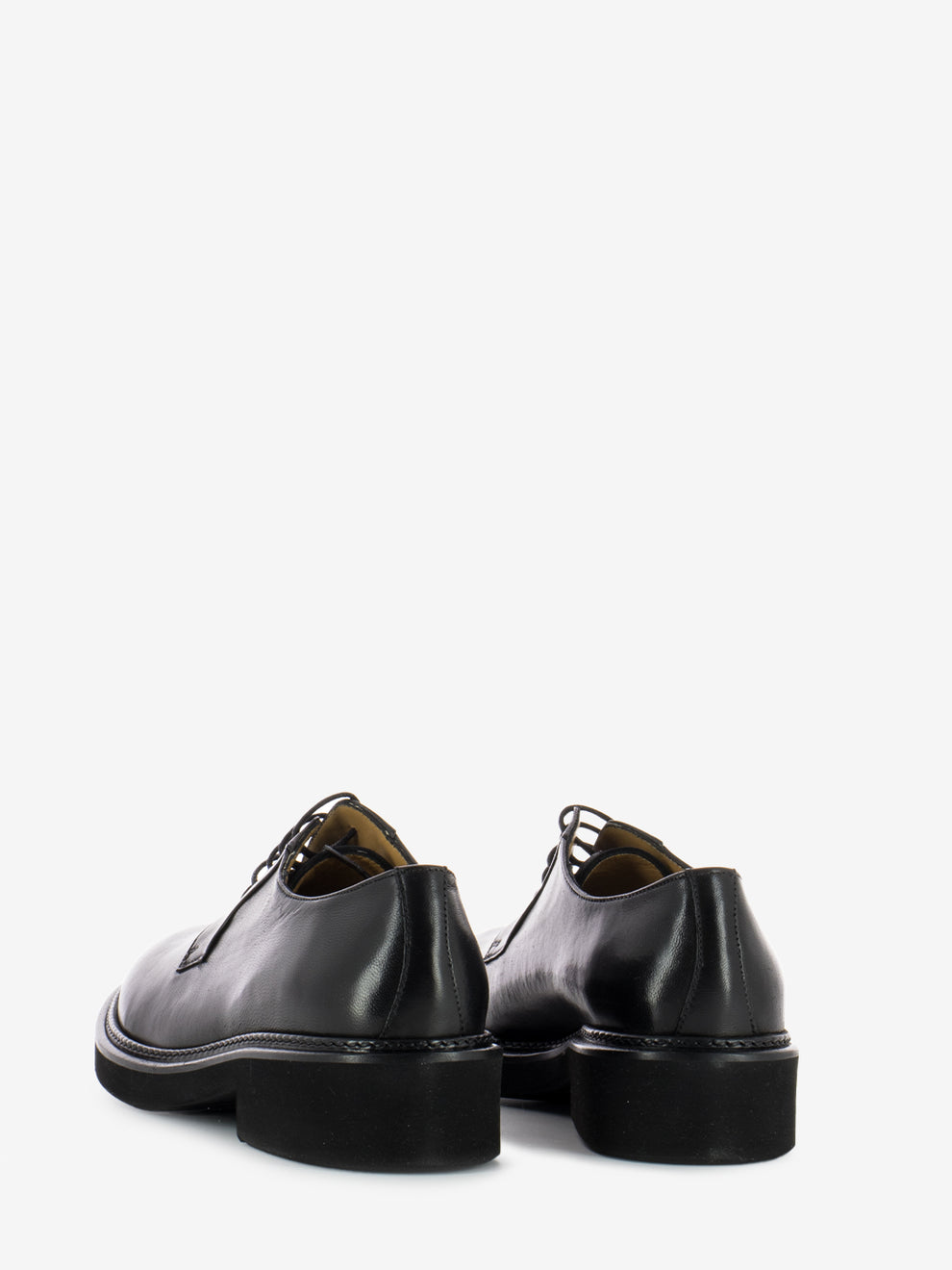 Extralight black derby