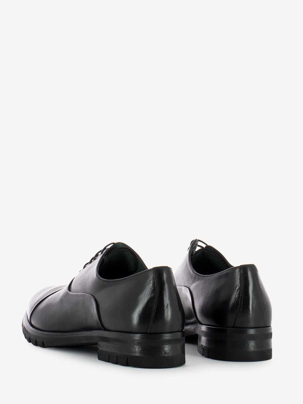 Black Oxford with reinforced toe