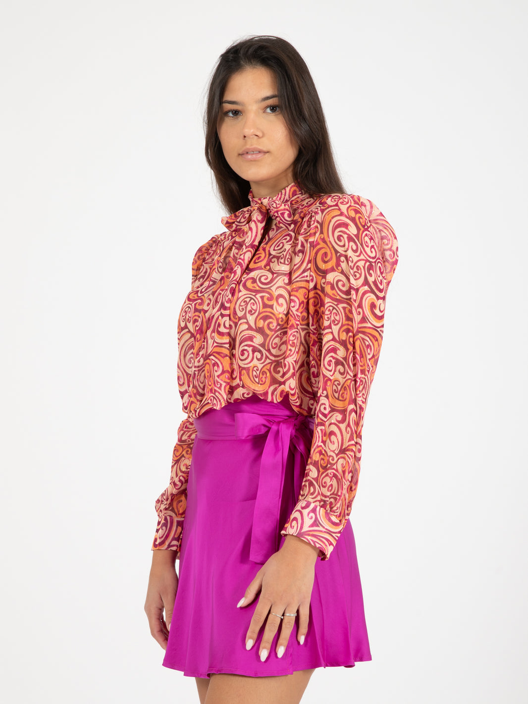 Shirt with fuchsia / orange bow