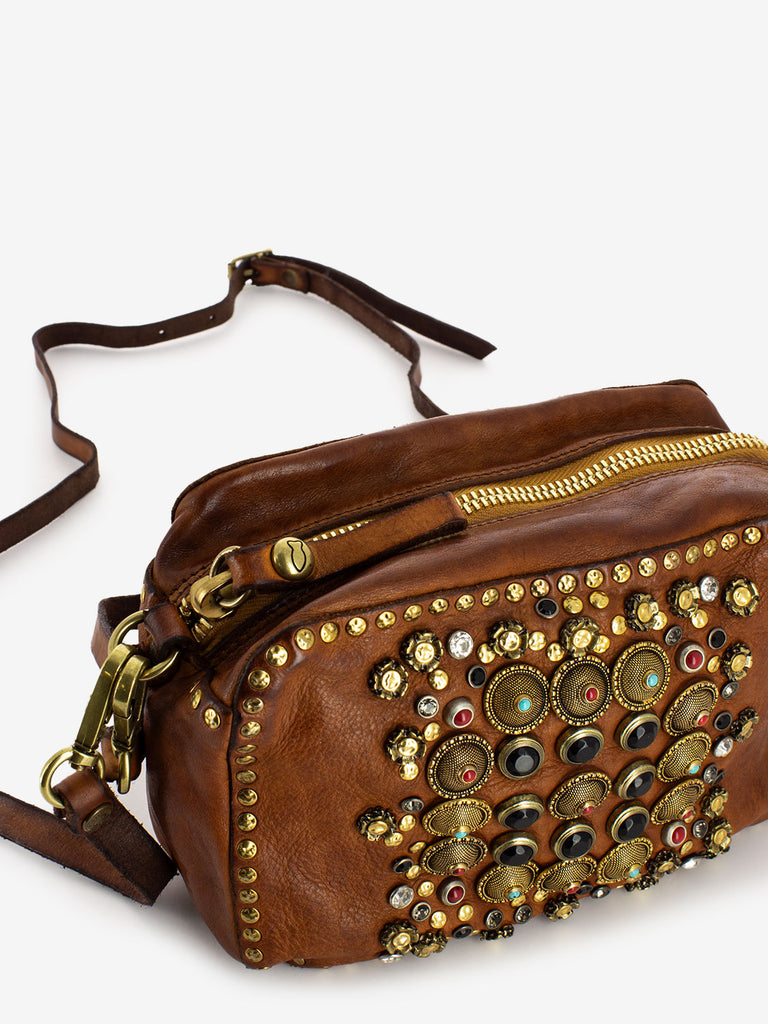 CAMPOMAGGI - Bauletto mini in pelle con borchie cognac