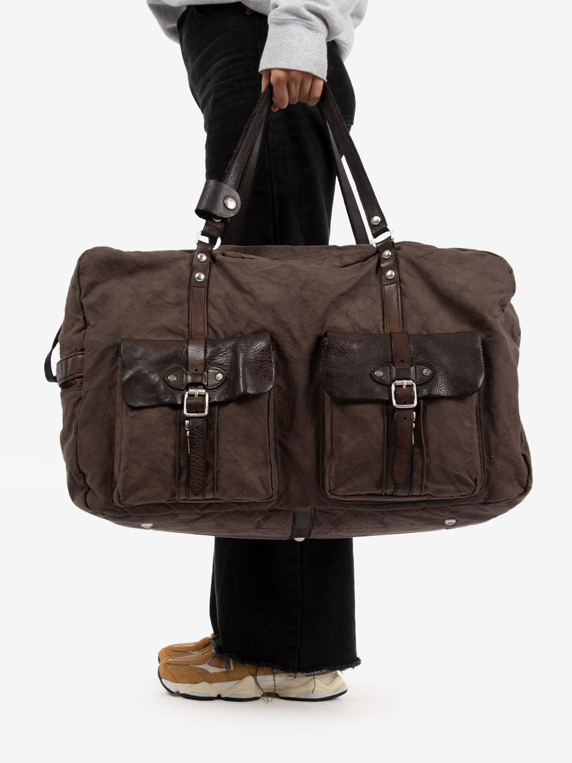 Canvas and leather duffel bag with pockets brown