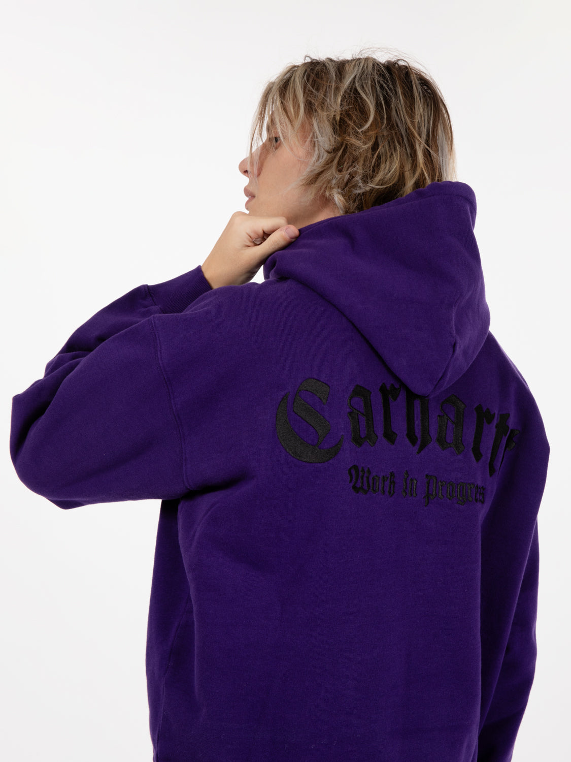 Hooded onyx script sweat tyrian / black