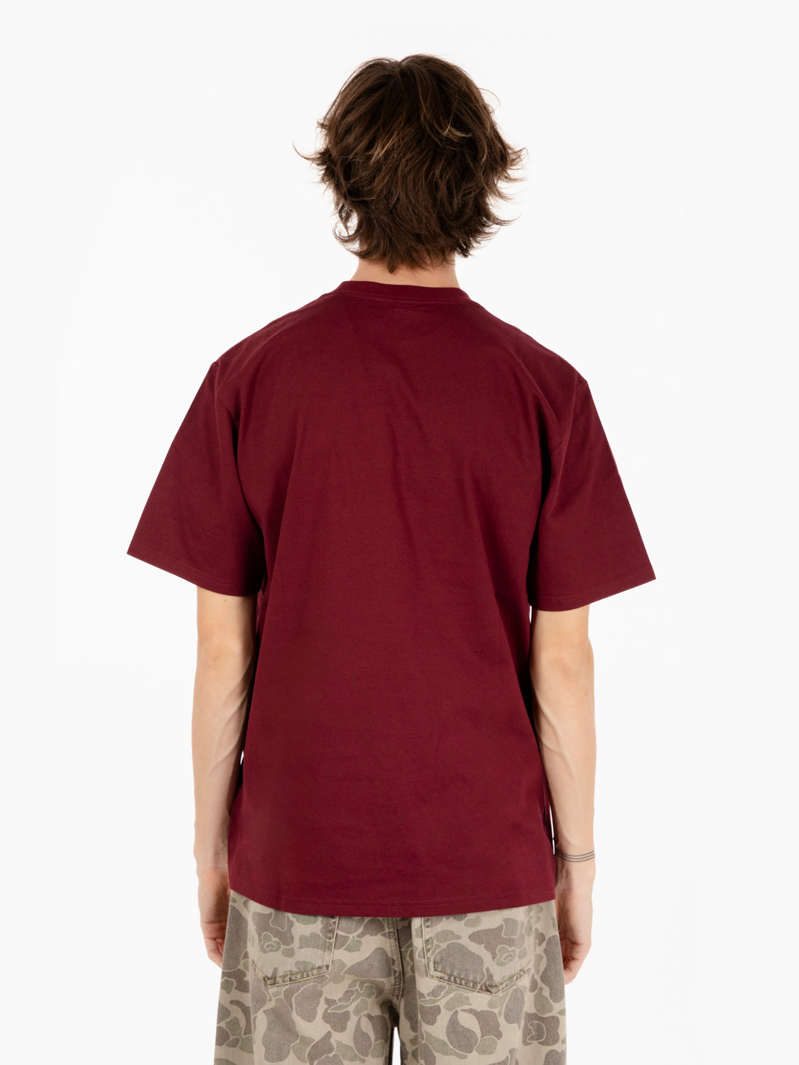 S/S university script t-shirt malbec / white