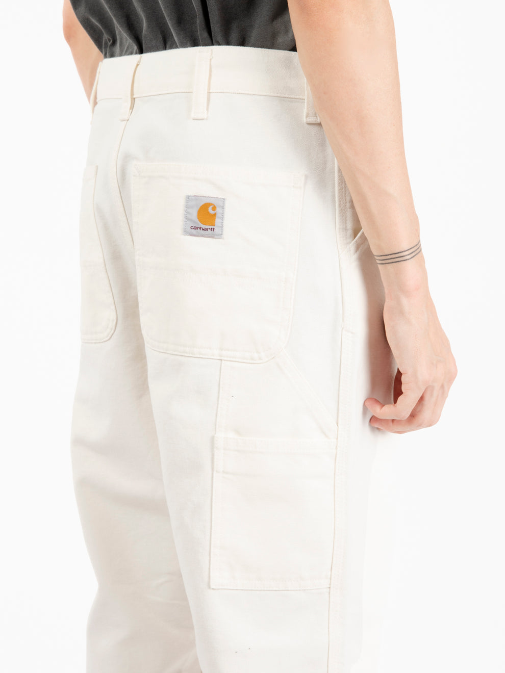 Single knee pant wax