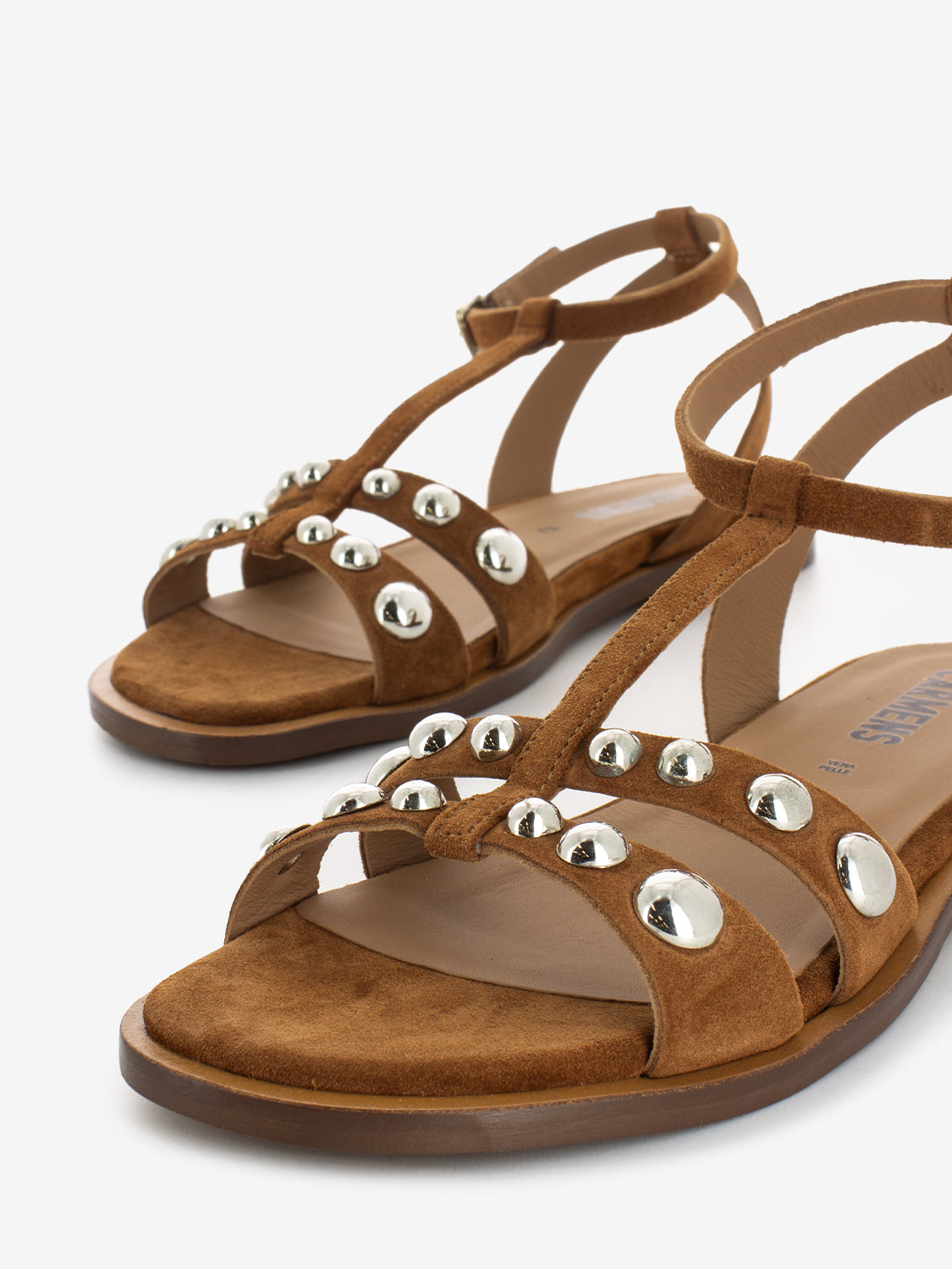 Sandalo con borchie camoscio brandy