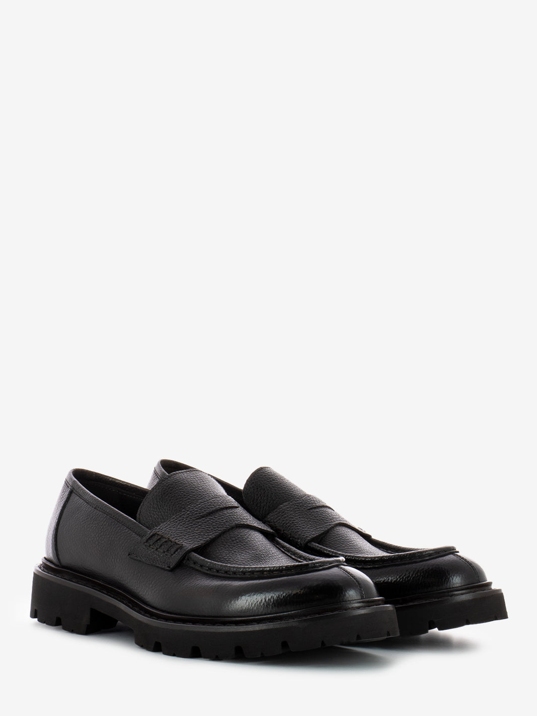 Moccasins in hammered leather dark brown